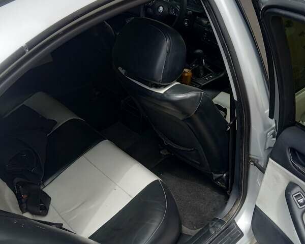 Серый БМВ 3 Серия, объемом двигателя 2 л и пробегом 298 тыс. км за 3000 $, фото 9 на Automoto.ua
