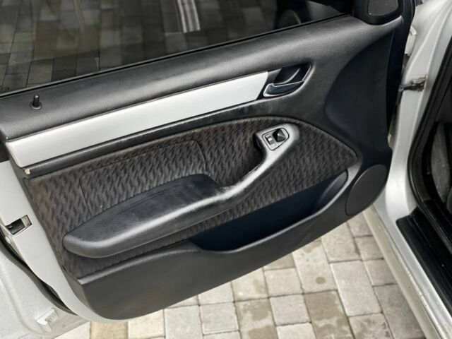 Серый БМВ 3 Серия, объемом двигателя 2 л и пробегом 300 тыс. км за 3300 $, фото 11 на Automoto.ua