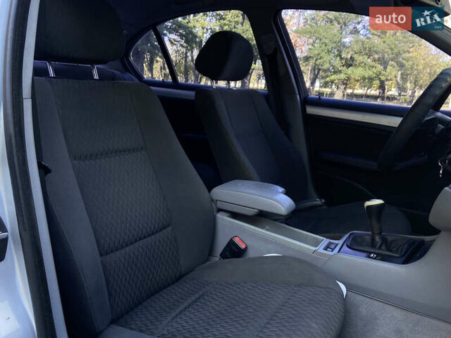 Сірий БМВ 3 Серія, об'ємом двигуна 1.9 л та пробігом 367 тис. км за 4099 $, фото 9 на Automoto.ua