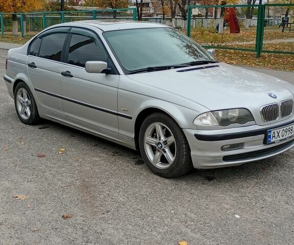 Сірий БМВ 3 Серія, об'ємом двигуна 2 л та пробігом 300 тис. км за 4650 $, фото 1 на Automoto.ua