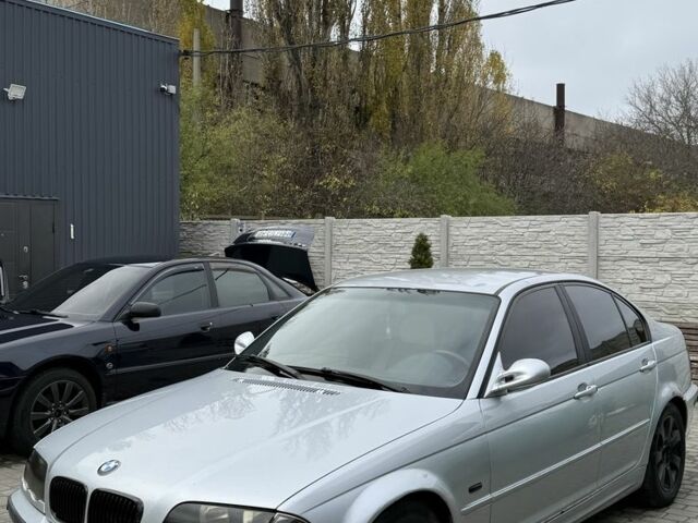 Серый БМВ 3 Серия, объемом двигателя 1.9 л и пробегом 246 тыс. км за 3500 $, фото 1 на Automoto.ua