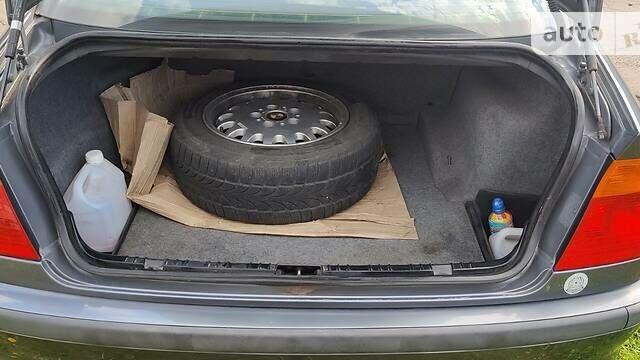 Сірий БМВ 3 Серія, об'ємом двигуна 1.9 л та пробігом 301 тис. км за 3499 $, фото 9 на Automoto.ua