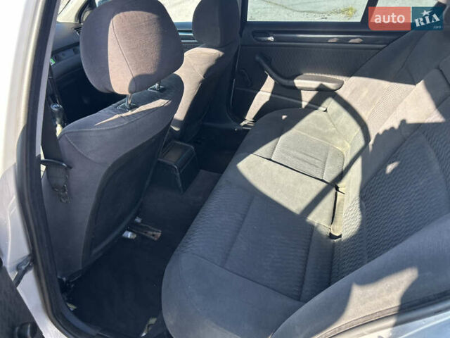 Серый БМВ 3 Серия, объемом двигателя 2.49 л и пробегом 110 тыс. км за 3900 $, фото 7 на Automoto.ua