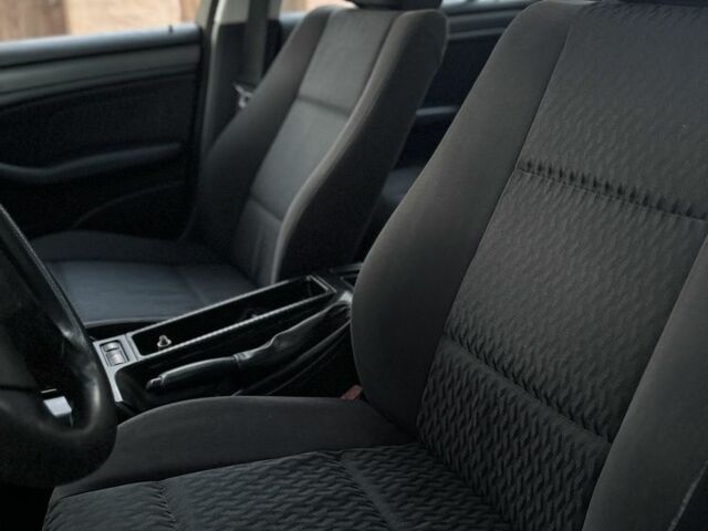 Серый БМВ 3 Серия, объемом двигателя 1.9 л и пробегом 301 тыс. км за 3800 $, фото 5 на Automoto.ua