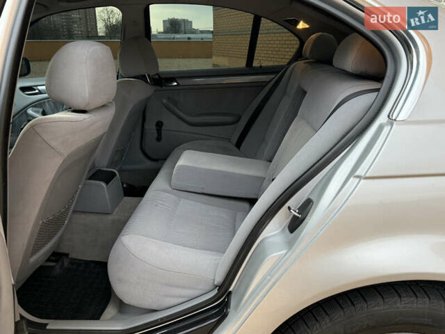 Серый БМВ 3 Серия, объемом двигателя 2 л и пробегом 278 тыс. км за 4000 $, фото 17 на Automoto.ua