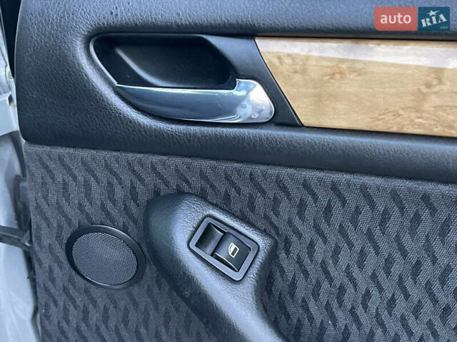 Серый БМВ 3 Серия, объемом двигателя 2.8 л и пробегом 291 тыс. км за 5200 $, фото 32 на Automoto.ua