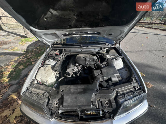 Серый БМВ 3 Серия, объемом двигателя 1.9 л и пробегом 368 тыс. км за 4700 $, фото 9 на Automoto.ua