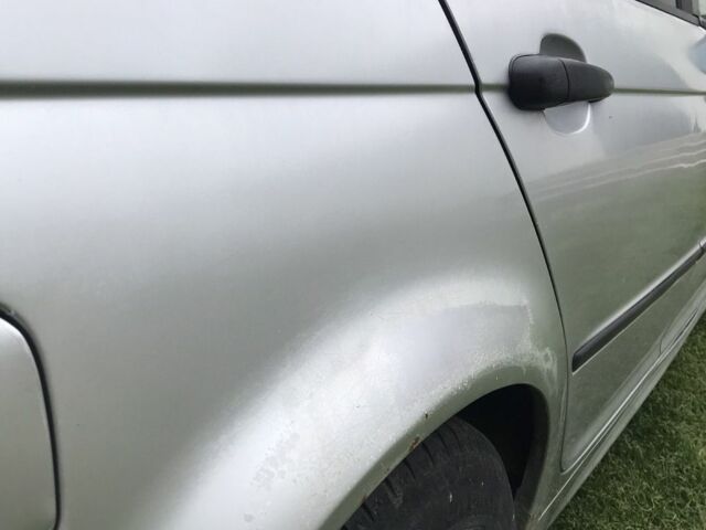 Серый БМВ 3 Серия, объемом двигателя 1.9 л и пробегом 323 тыс. км за 4000 $, фото 9 на Automoto.ua