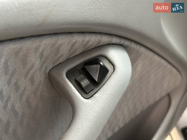 Серый БМВ 3 Серия, объемом двигателя 2 л и пробегом 278 тыс. км за 4000 $, фото 12 на Automoto.ua