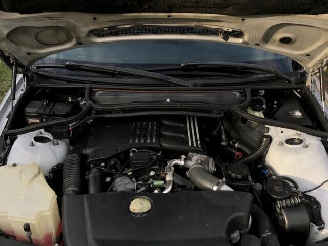 Серый БМВ 3 Серия, объемом двигателя 2 л и пробегом 383 тыс. км за 3400 $, фото 6 на Automoto.ua