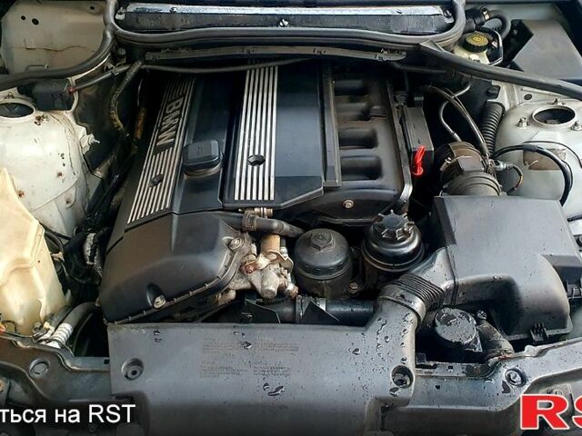 Серый БМВ 3 Серия, объемом двигателя 2 л и пробегом 315 тыс. км за 4000 $, фото 3 на Automoto.ua