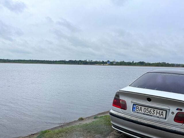 Серый БМВ 3 Серия, объемом двигателя 2 л и пробегом 324 тыс. км за 4300 $, фото 1 на Automoto.ua