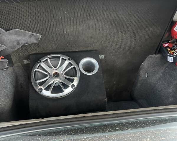 Серый БМВ 3 Серия, объемом двигателя 2 л и пробегом 317 тыс. км за 5000 $, фото 12 на Automoto.ua