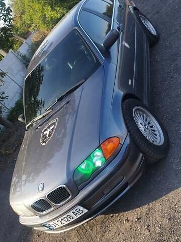 Серый БМВ 3 Серия, объемом двигателя 2 л и пробегом 400 тыс. км за 5550 $, фото 12 на Automoto.ua