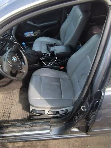 Серый БМВ 3 Серия, объемом двигателя 2 л и пробегом 400 тыс. км за 5550 $, фото 1 на Automoto.ua