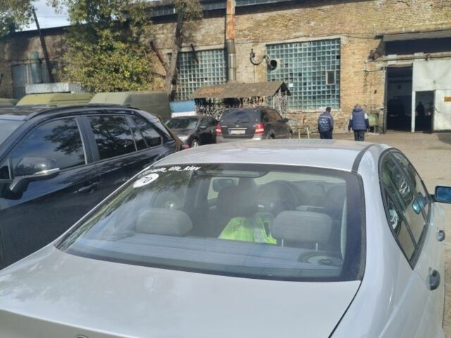 Сірий БМВ 3 Серія, об'ємом двигуна 2 л та пробігом 329 тис. км за 3500 $, фото 2 на Automoto.ua