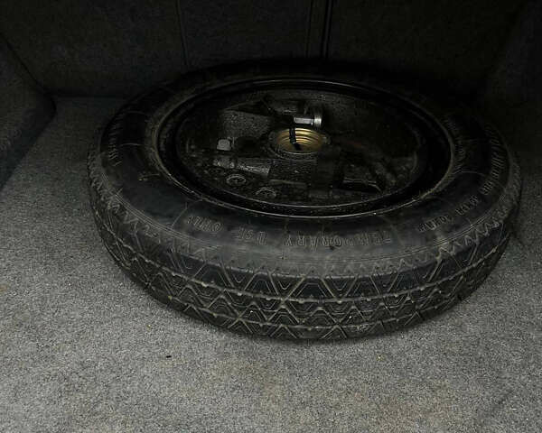 Серый БМВ 3 Серия, объемом двигателя 1.9 л и пробегом 287 тыс. км за 3900 $, фото 8 на Automoto.ua