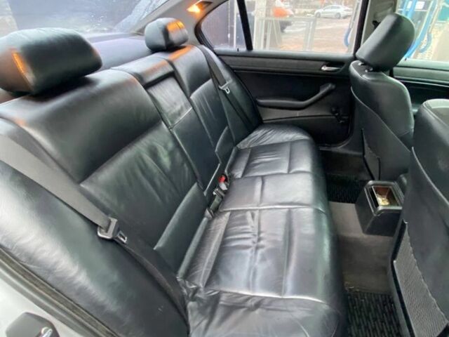 Серый БМВ 3 Серия, объемом двигателя 1.9 л и пробегом 333 тыс. км за 4000 $, фото 6 на Automoto.ua