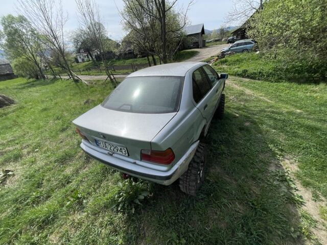 Серый БМВ 3 Серия, объемом двигателя 2.5 л и пробегом 150 тыс. км за 2700 $, фото 1 на Automoto.ua