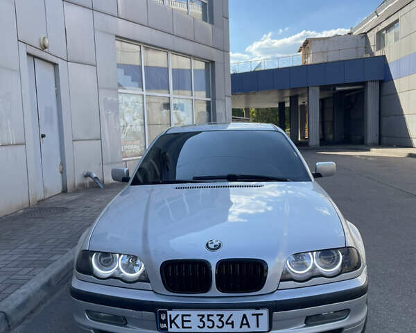 Серый БМВ 3 Серия, объемом двигателя 2.17 л и пробегом 239 тыс. км за 5200 $, фото 4 на Automoto.ua