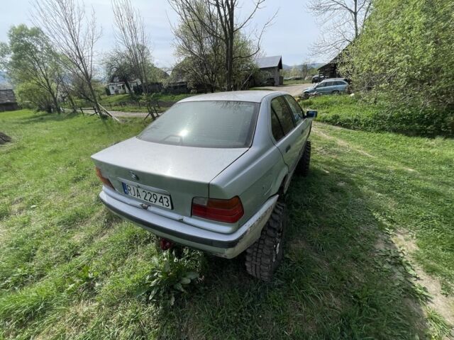 Серый БМВ 3 Серия, объемом двигателя 2.5 л и пробегом 150 тыс. км за 2700 $, фото 2 на Automoto.ua