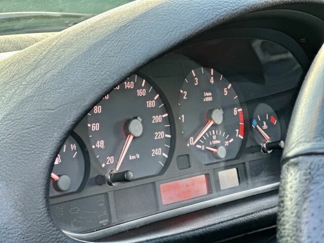 Серый БМВ 3 Серия, объемом двигателя 2.2 л и пробегом 243 тыс. км за 4600 $, фото 14 на Automoto.ua