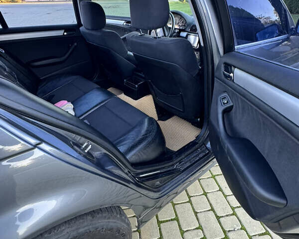 Серый БМВ 3 Серия, объемом двигателя 2.2 л и пробегом 229 тыс. км за 4950 $, фото 8 на Automoto.ua