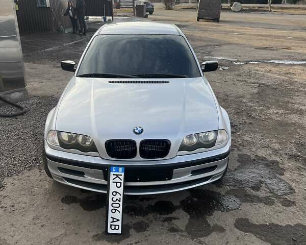 Серый БМВ 3 Серия, объемом двигателя 2 л и пробегом 317 тыс. км за 5000 $, фото 1 на Automoto.ua