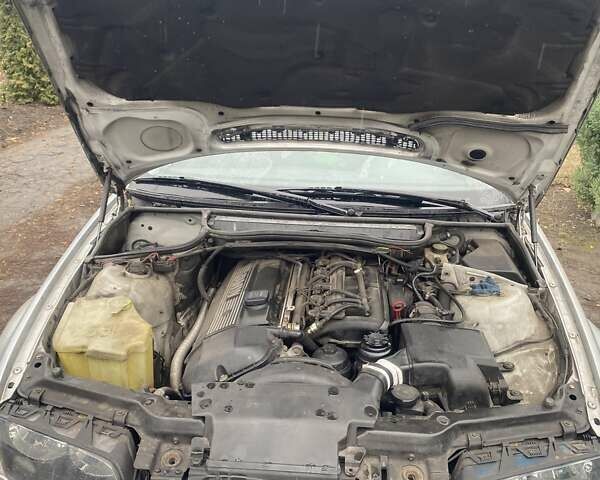 Серый БМВ 3 Серия, объемом двигателя 2 л и пробегом 260 тыс. км за 5000 $, фото 5 на Automoto.ua