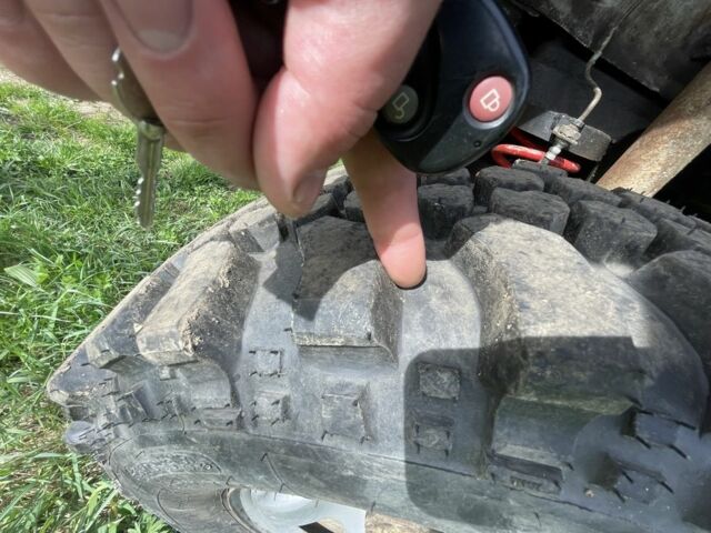 Серый БМВ 3 Серия, объемом двигателя 2.5 л и пробегом 150 тыс. км за 2700 $, фото 3 на Automoto.ua