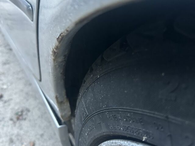 Серый БМВ 3 Серия, объемом двигателя 2 л и пробегом 465 тыс. км за 3400 $, фото 18 на Automoto.ua