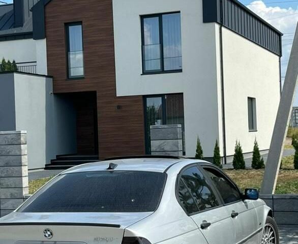 Серый БМВ 3 Серия, объемом двигателя 2 л и пробегом 400 тыс. км за 3700 $, фото 2 на Automoto.ua