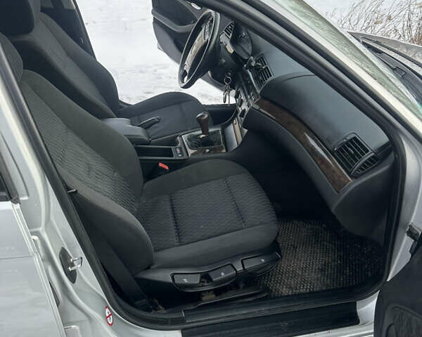 Серый БМВ 3 Серия, объемом двигателя 1.9 л и пробегом 141 тыс. км за 5366 $, фото 6 на Automoto.ua