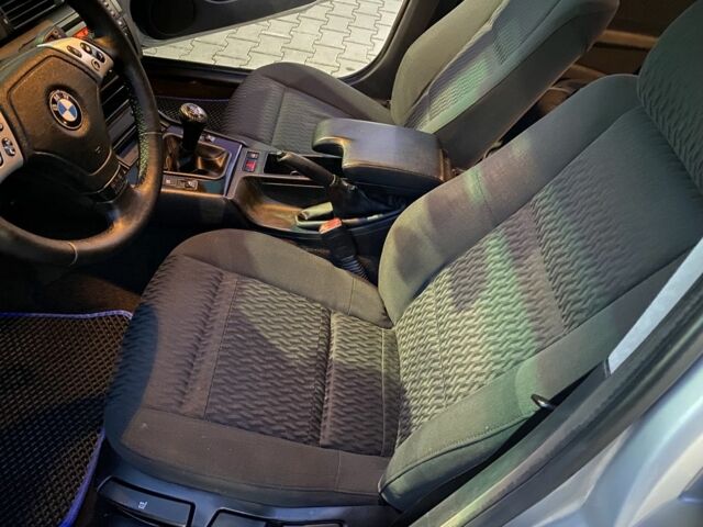 Серый БМВ 3 Серия, объемом двигателя 2 л и пробегом 300 тыс. км за 3900 $, фото 16 на Automoto.ua