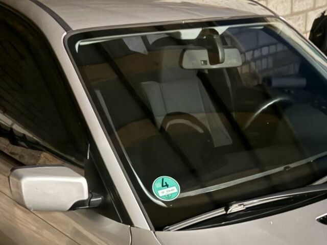 Серый БМВ 3 Серия, объемом двигателя 1.9 л и пробегом 225 тыс. км за 5000 $, фото 1 на Automoto.ua