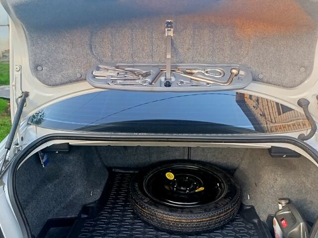 Серый БМВ 3 Серия, объемом двигателя 1.9 л и пробегом 228 тыс. км за 3000 $, фото 7 на Automoto.ua