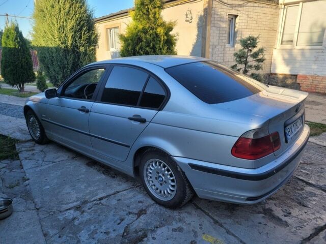 Серый БМВ 3 Серия, объемом двигателя 2 л и пробегом 300 тыс. км за 3700 $, фото 4 на Automoto.ua