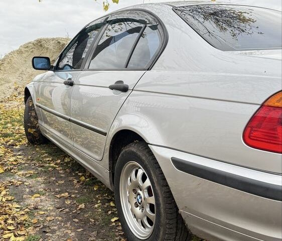 Серый БМВ 3 Серия, объемом двигателя 1.9 л и пробегом 225 тыс. км за 5000 $, фото 3 на Automoto.ua