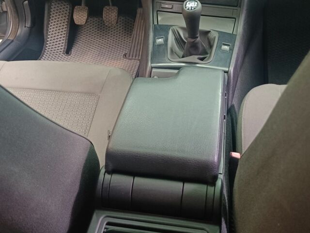 Серый БМВ 3 Серия, объемом двигателя 2 л и пробегом 287 тыс. км за 5200 $, фото 20 на Automoto.ua