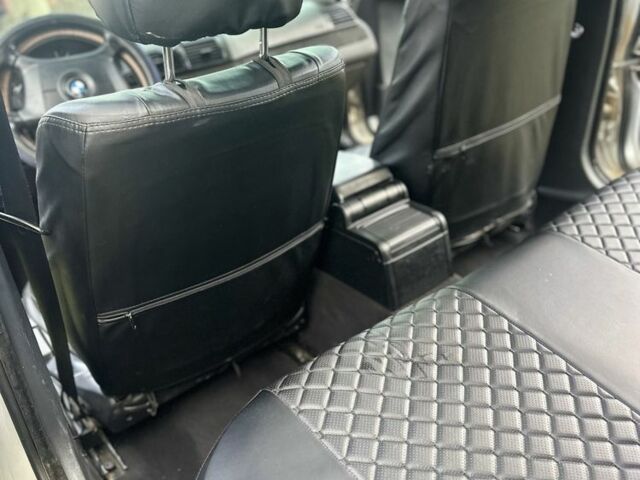 Серый БМВ 3 Серия, объемом двигателя 2 л и пробегом 371 тыс. км за 5634 $, фото 5 на Automoto.ua