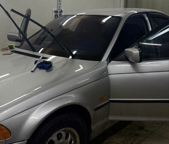 Серый БМВ 3 Серия, объемом двигателя 1.9 л и пробегом 225 тыс. км за 5000 $, фото 6 на Automoto.ua