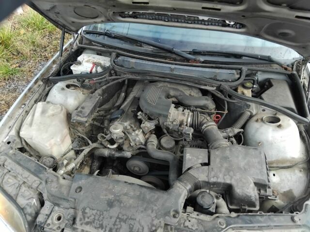 Серый БМВ 3 Серия, объемом двигателя 1.9 л и пробегом 300 тыс. км за 1800 $, фото 10 на Automoto.ua