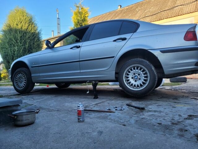 Серый БМВ 3 Серия, объемом двигателя 2 л и пробегом 300 тыс. км за 3700 $, фото 3 на Automoto.ua