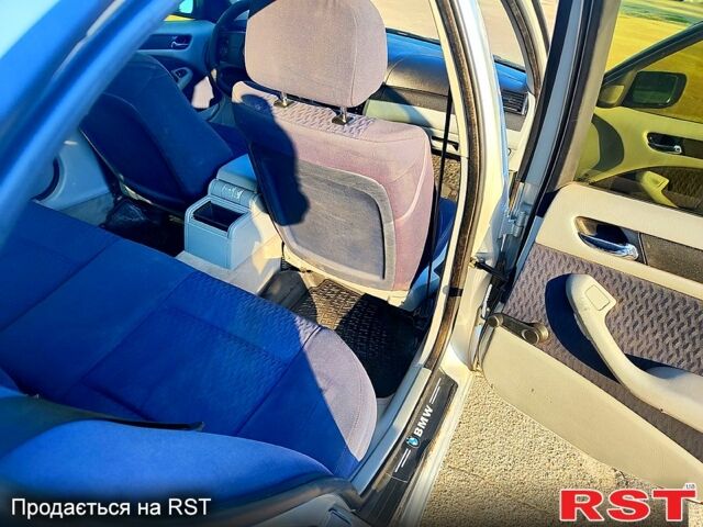 Серый БМВ 3 Серия, объемом двигателя 1.9 л и пробегом 200 тыс. км за 2800 $, фото 5 на Automoto.ua