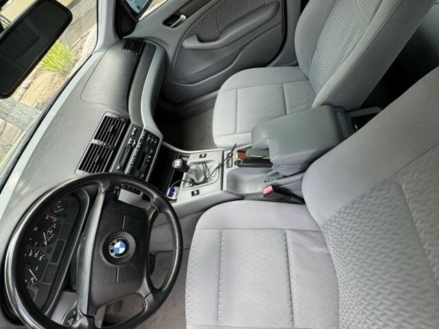 Серый БМВ 3 Серия, объемом двигателя 1.9 л и пробегом 105 тыс. км за 5800 $, фото 4 на Automoto.ua