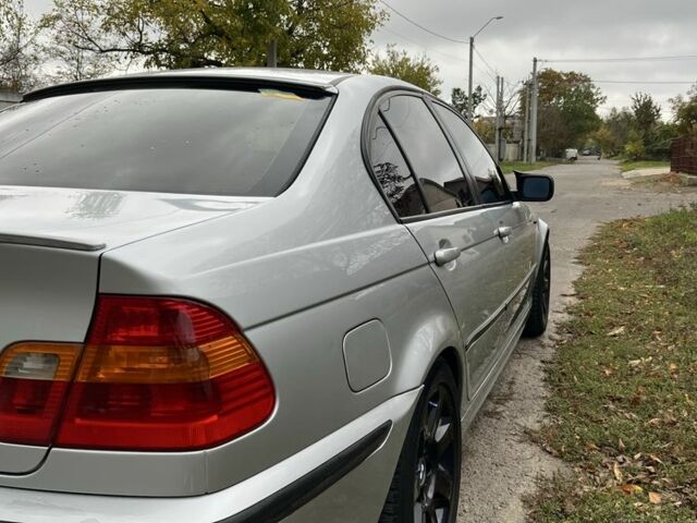 Серый БМВ 3 Серия, объемом двигателя 2 л и пробегом 400 тыс. км за 7300 $, фото 4 на Automoto.ua