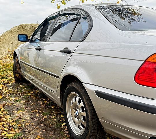 Серый БМВ 3 Серия, объемом двигателя 1.9 л и пробегом 220 тыс. км за 5000 $, фото 2 на Automoto.ua