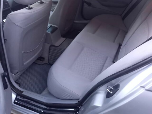 Серый БМВ 3 Серия, объемом двигателя 2.2 л и пробегом 273 тыс. км за 4700 $, фото 4 на Automoto.ua