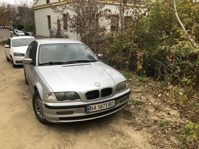 Серый БМВ 3 Серия, объемом двигателя 2 л и пробегом 30 тыс. км за 3500 $, фото 4 на Automoto.ua