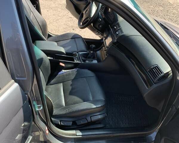 Сірий БМВ 3 Серія, об'ємом двигуна 2 л та пробігом 492 тис. км за 3800 $, фото 30 на Automoto.ua